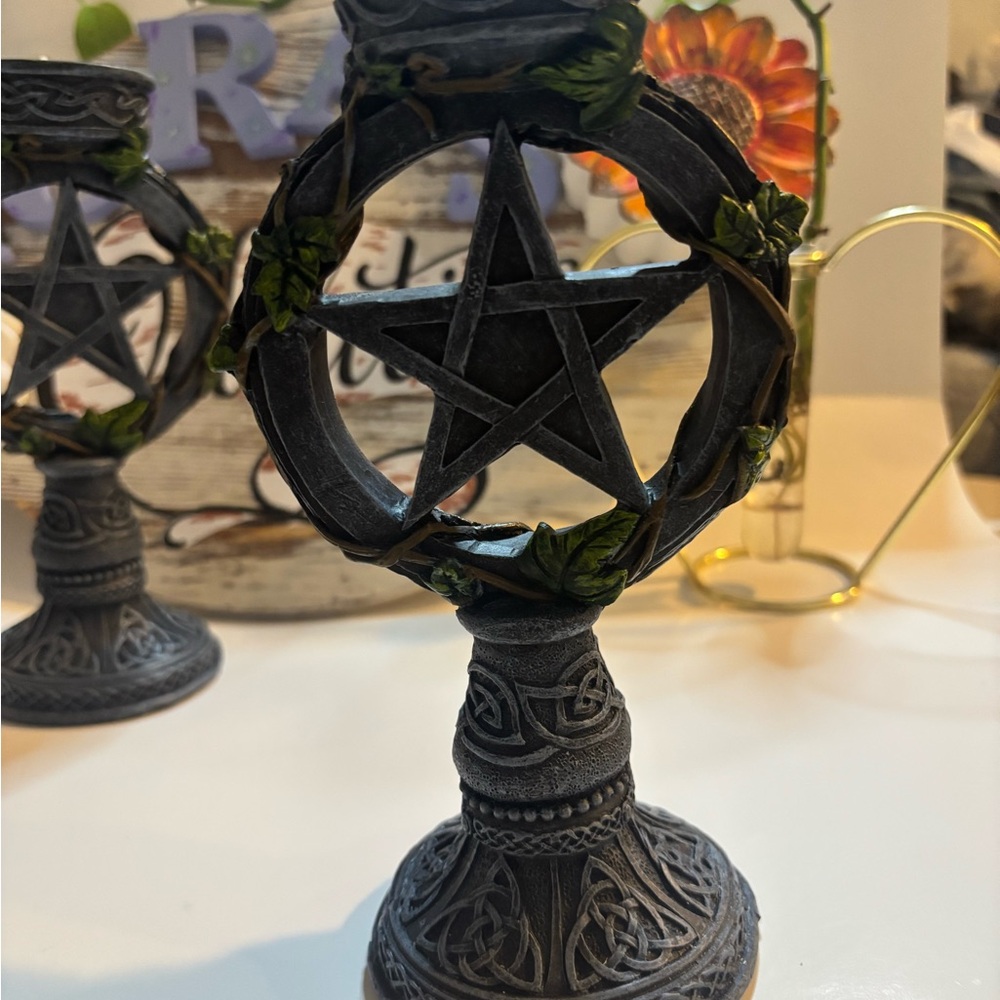 Decorative Pentagram Candle Holder - Black and Green - Picture 2 of 8